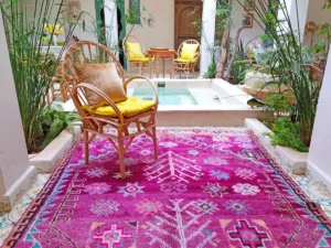 Check my website 📸www.berberbazar.com 📸
.
Boujad Rugs, hand-woven, one-of-a-kind rugs from the Middle Atlas region of Morocco. They typically feature asymmetrical geometric patterns and orange, pink, vibrant blue, and Fuschia color palettes. Boujads are primarily made from locally sourced wool, with occasional bits of cotton or acrylic.
https://www.berberbazar.com/